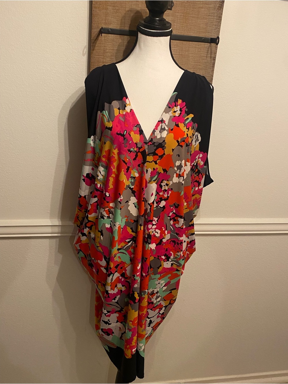 BCBG Maxazria Vintage BOLD Floral Cocoon Dress Sz L $198 LAST CALL